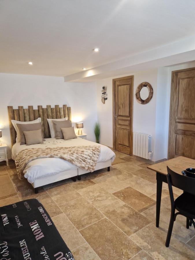 Au Fer A Cheval Hotell Gandelain Exteriör bild