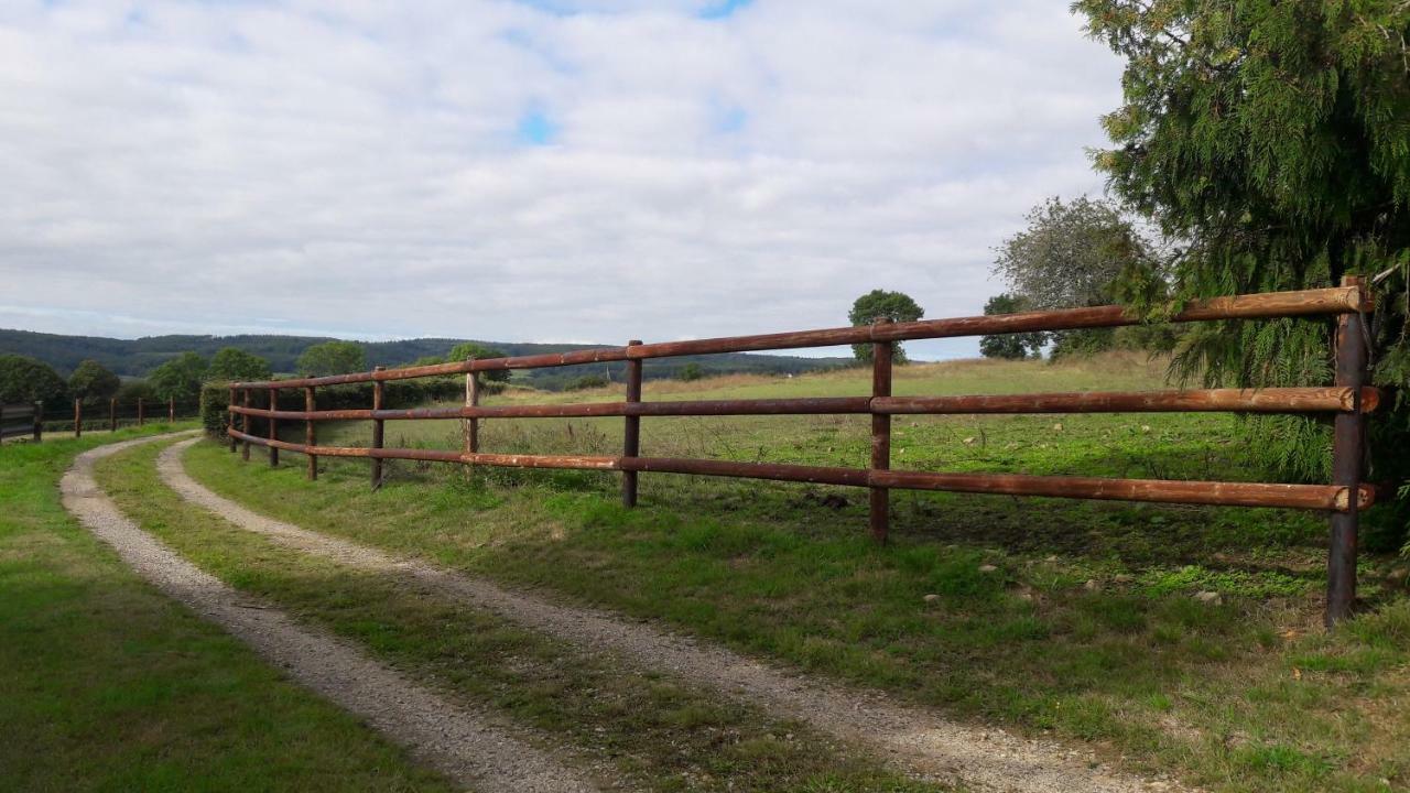 Au Fer A Cheval Hotell Gandelain Exteriör bild