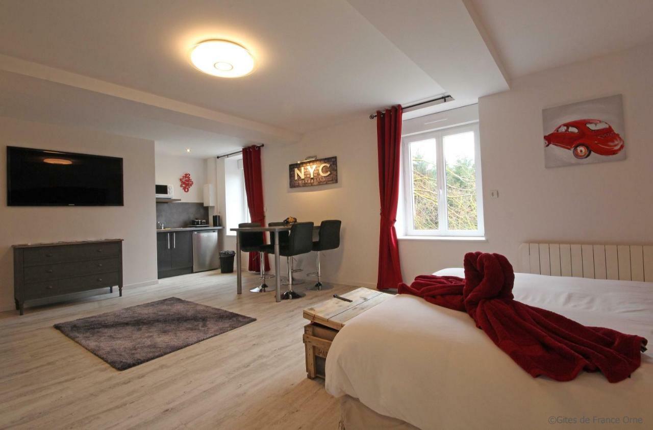 Au Fer A Cheval Hotell Gandelain Exteriör bild
